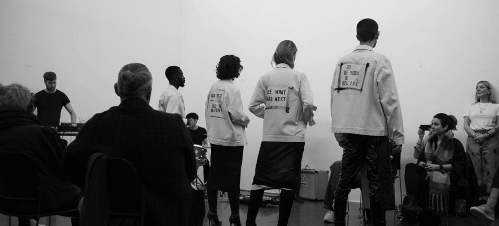 "Review. Free Easy Prisoner" von Les Nouveaux Riches "Review. Free Easy Prisoner" von Les Nouveaux Riches